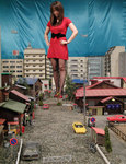 GIANTESS IN RED